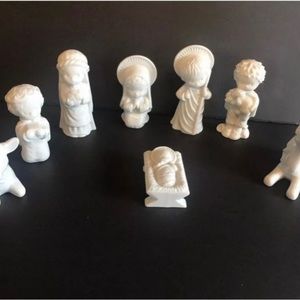 Nativity set vintage white hallmark little gallery mary hamil